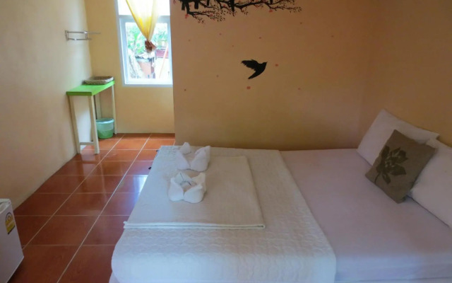 Baan Ton Nam Resort