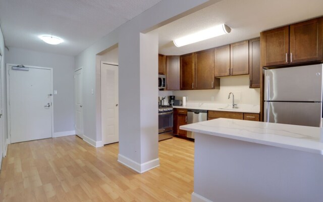 Amazing Br2 Bedroom Condo at Arlington