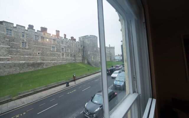 Central Apartment Facing Windsor Castle