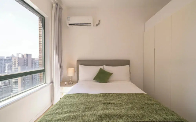 Tyms Elegant 4BR 2BA Apt in Xujiahui