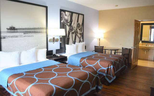 Super 8 by Wyndham Galveston