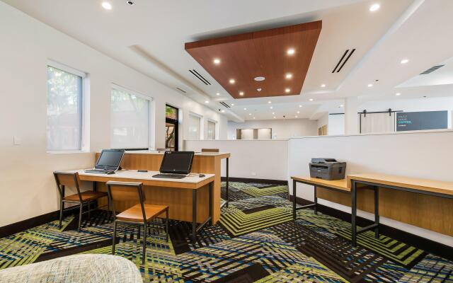 Holiday Inn Express Naperville by IHG