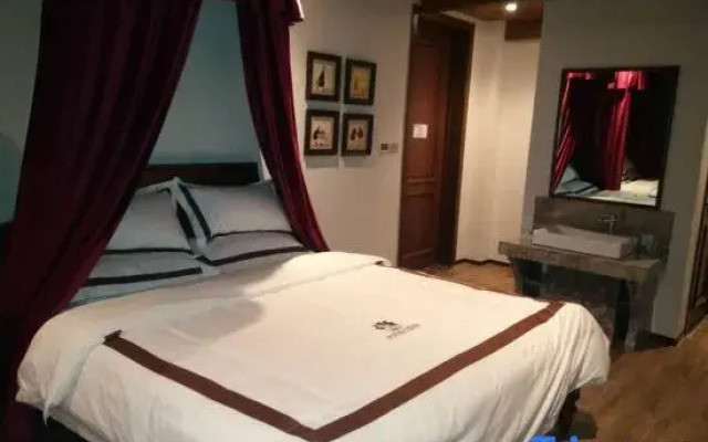 Shuimu City Hot Spring Holiday Hotel