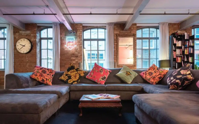 Luxurious Loft Central Soho - 3 Bedrooms Office