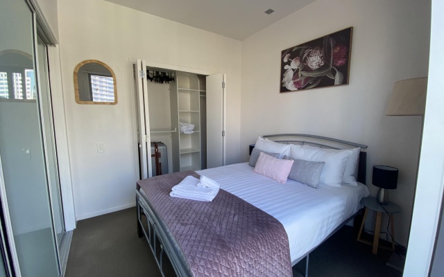 Luxury one bed in the heart of the CBD *FREE WIFI* – Guest Rooms – Auckland