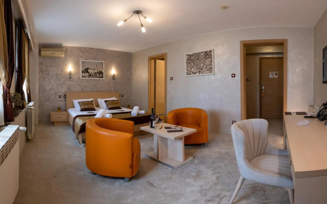 Euro Garni Hotel
