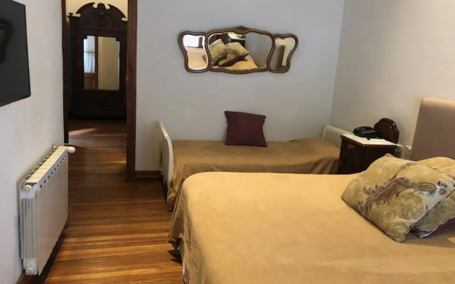 La Cayetana Hotel