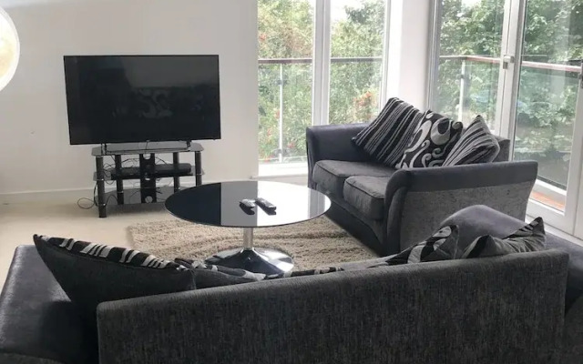 33 Bittern House (apartment)