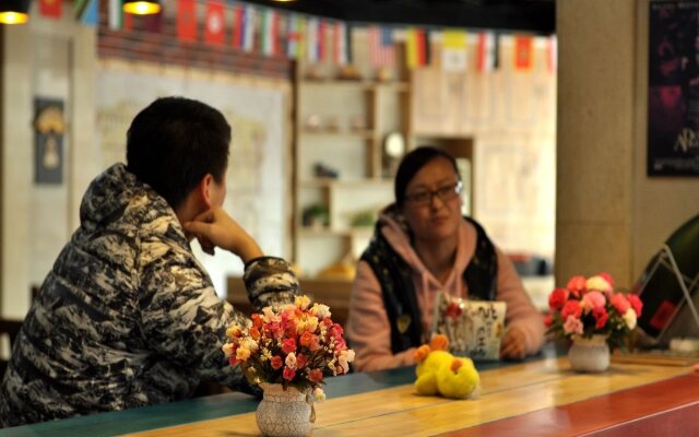 Qingdao Free Exercise Youth Hostel Zhanqiao Railway Station Branch
