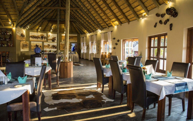 Hakusembe River Lodge