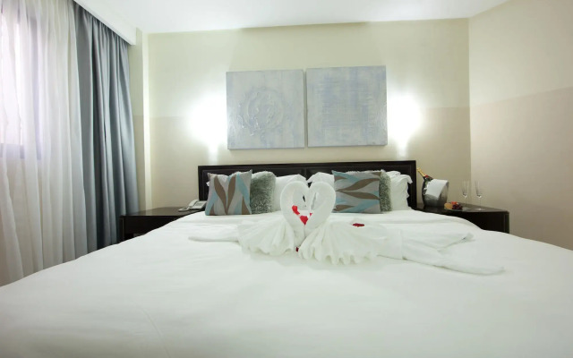 Oak Plaza Hotels - East Airport