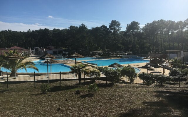 Chalet Orange Naturiste la Jenny