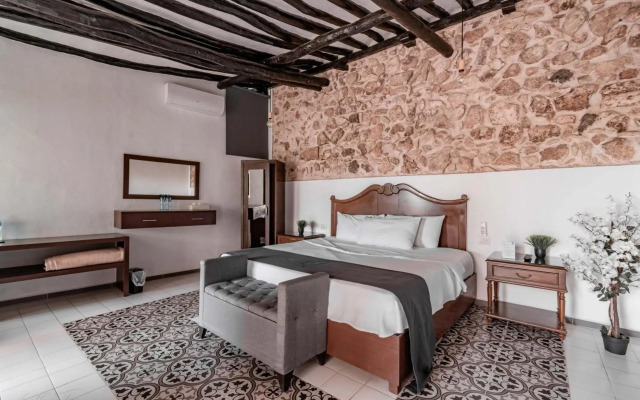 Hotel Colonial Zaci by GuruHotel