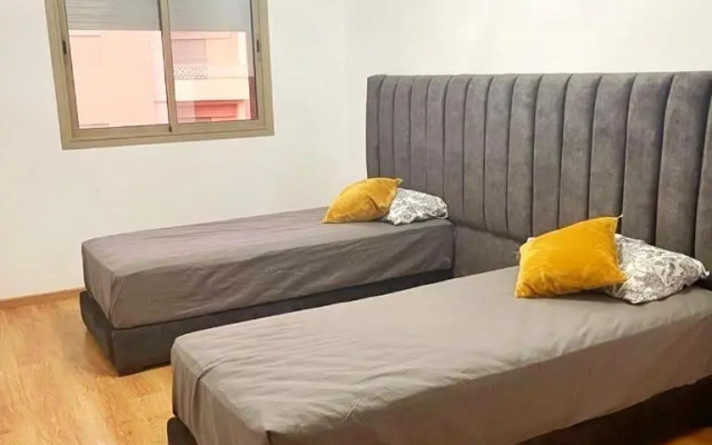 Superbe appartement en résidence avec piscines