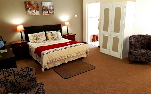 Thatchings Guest House