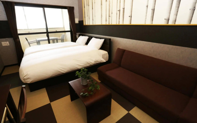 Rinn Sanjo Ohashi East