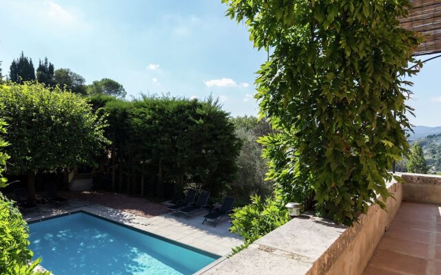 Blissful Villa in Grasse With Private Swimming Pool