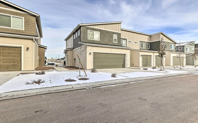 Nampa Townhome ~ 18 Mi to Downtown Boise!