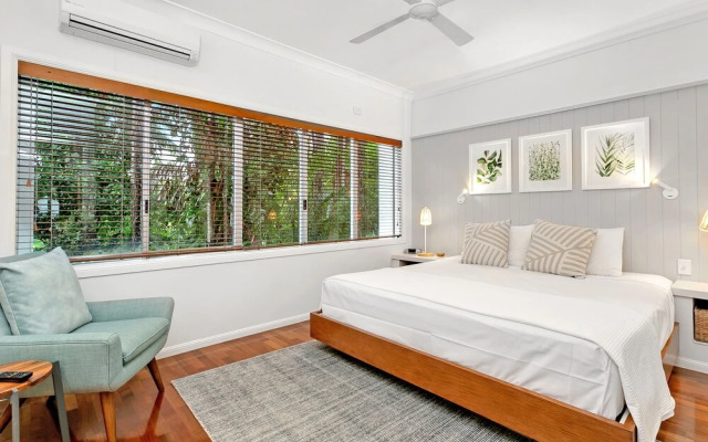 Poolside Apt in Alamanda Beachfront Resort 42