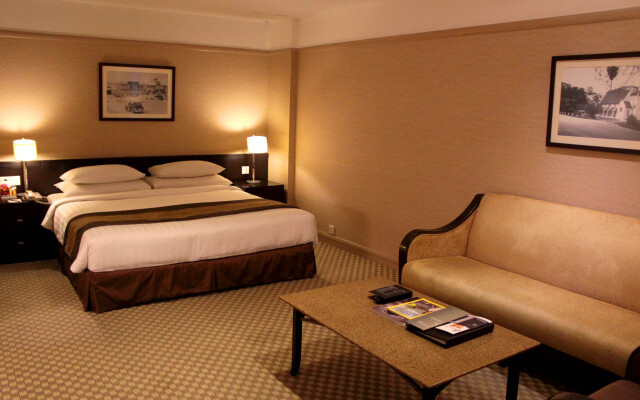 Pacific Regency Hotel Suites