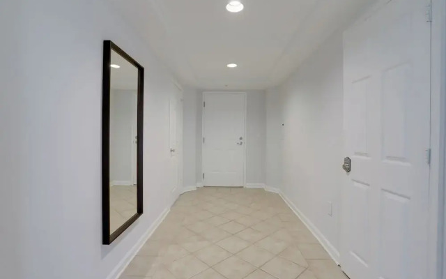 Cozy & Comfortable Condo in Ballston