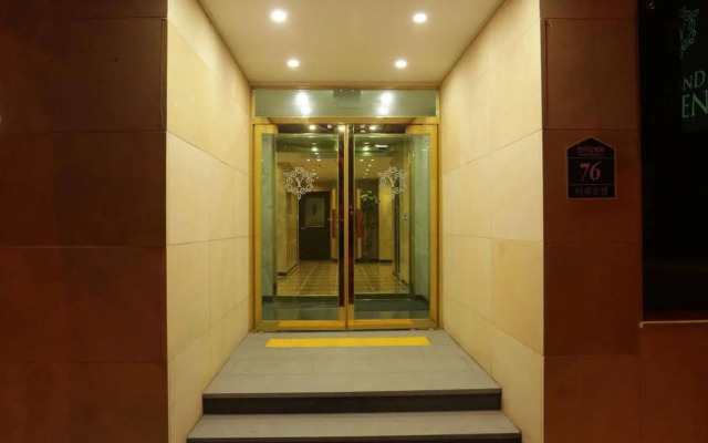 Yihua Hotel