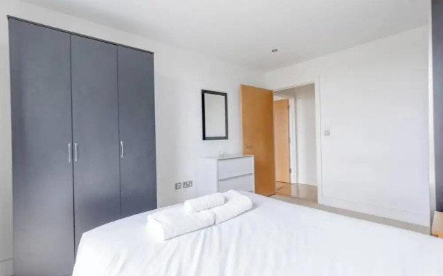 Sleek & Sunny 1BD Flat Near Greenwhich - Deptford!