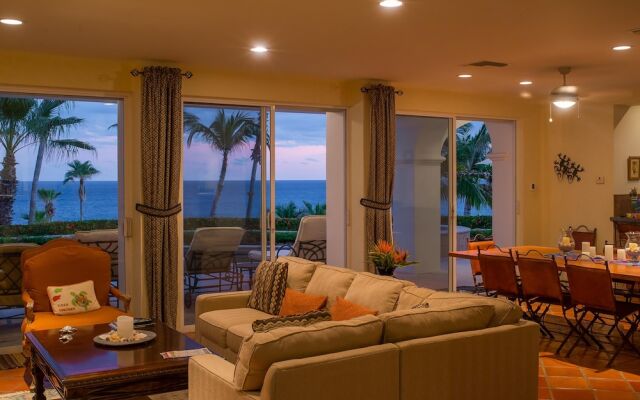 Golfers Paradise Across From Palmilla Beach at Villas del Mar 212