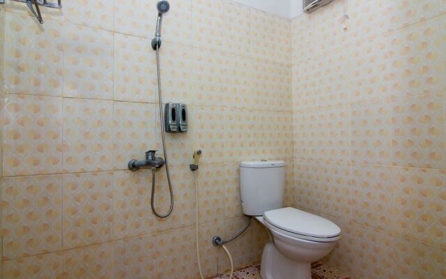 OYO 2421 Joglo Guest House Syariah