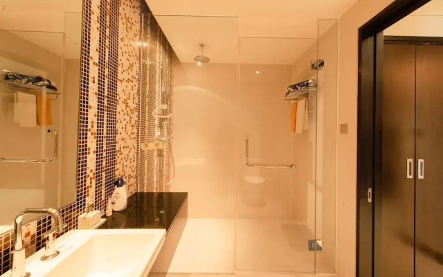The Costa Serviced Apartment By Seaholiday
