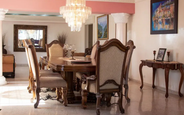 Spacious & Comfortable Penthouse in DR