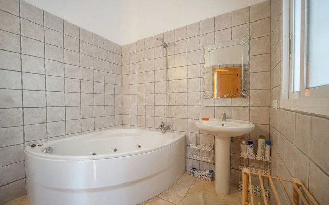 Villa in Arenas With Private Pool and Breathtaking Views