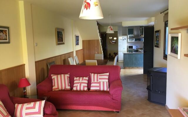 Spacious Villa in Galicia With Swimming Pool