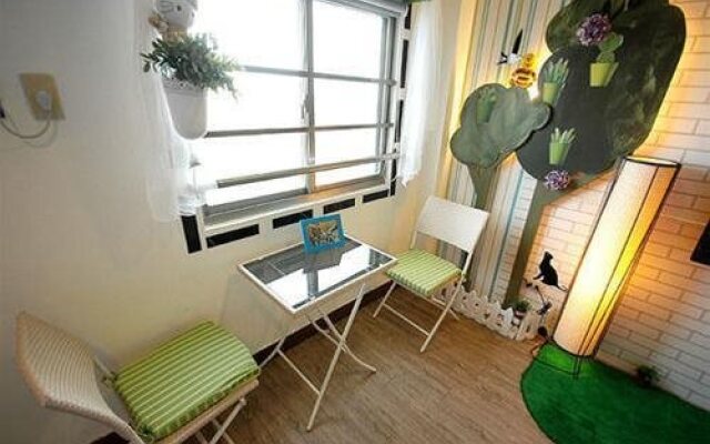 Glass House B & B