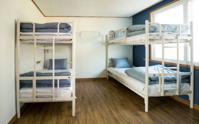 Hong Hong Guesthouse - Hostel