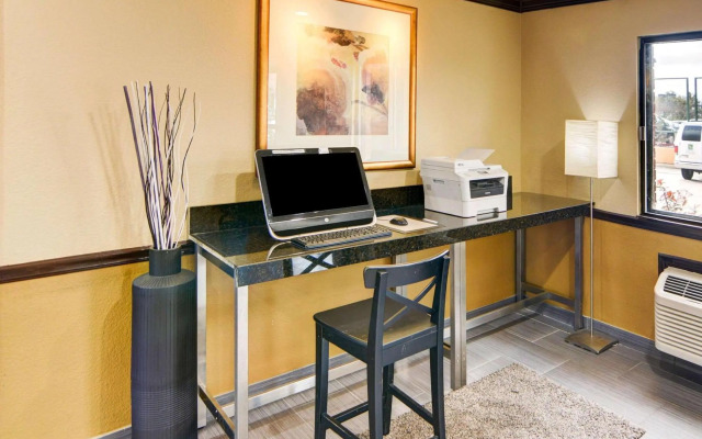 Quality Inn DFW Airport North