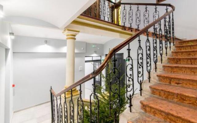 Lanterna Rooms City Center