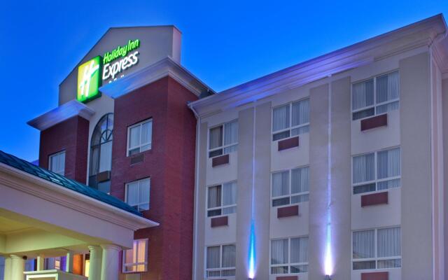 Holiday Inn Express Hotel & Suites Edson, an IHG Hotel