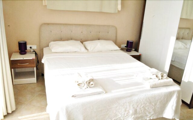 Turquoise Homes Adabuku 2 Bedrooms Pool
