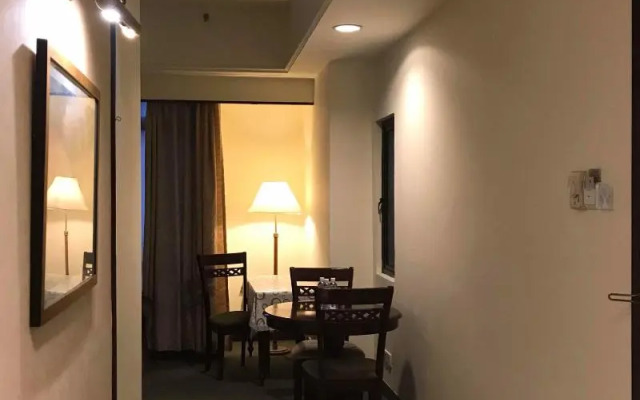 Raintree Service Suite At Times Square Kl