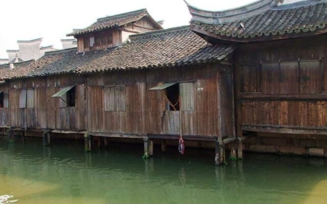Wuzhen Dahong Inn