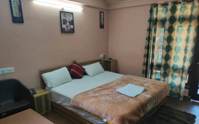 Hotel Devine Point by ADB Rooms