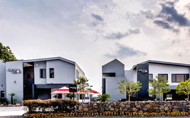 Seogwipo Wemerang Pension