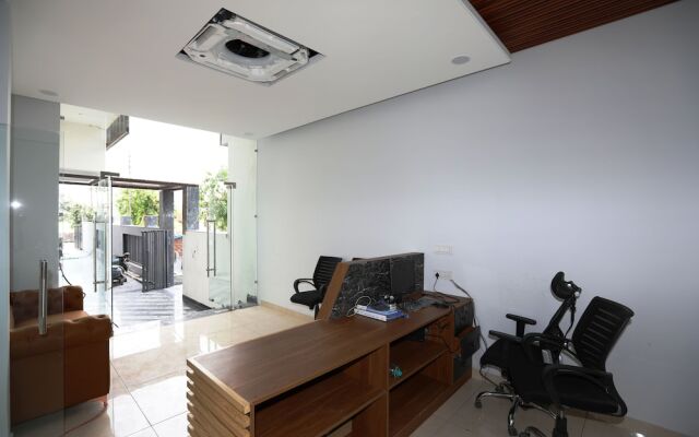 Hardik Palace By F9 Hotels