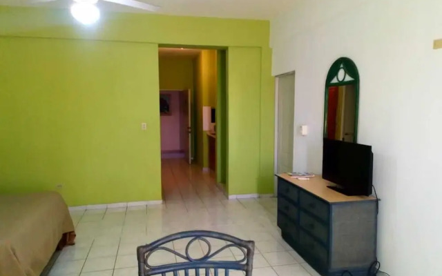 Aparta Hotel Jardines Metropolitanos