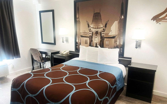 Super 8 by Wyndham Hollywood/LA Area