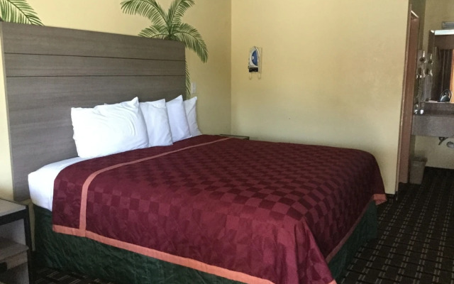 Luxury Inn and Suites Seaworld Lackland