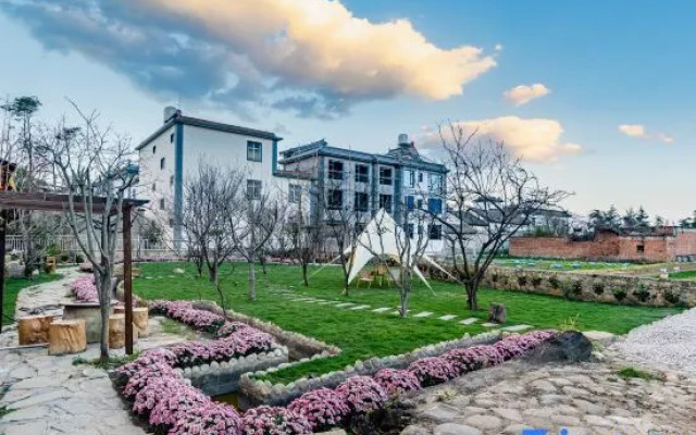 Yishan Banye Homestay (Longqi Wharf Branch)