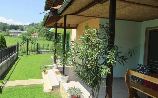 Pri Orehite Guesthouse