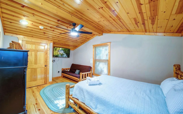 Buck Valley Lodge Mountain Getaway!